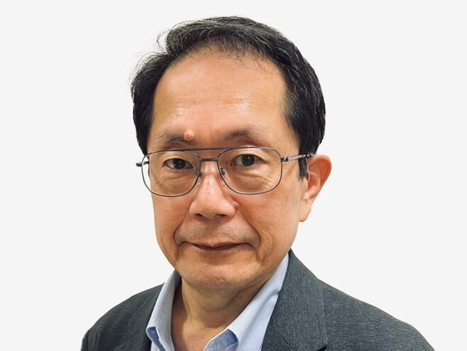 講師